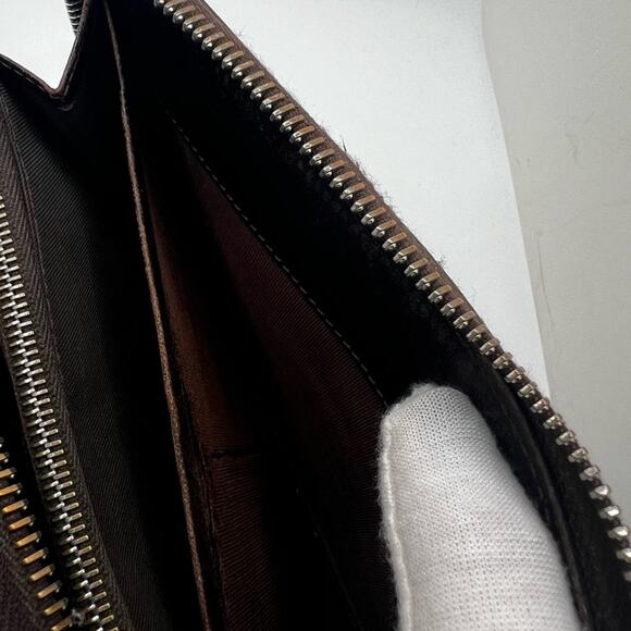 GUC Fendi Zucca Canvas/Leather Zip Wallet - Picture 9 of 10